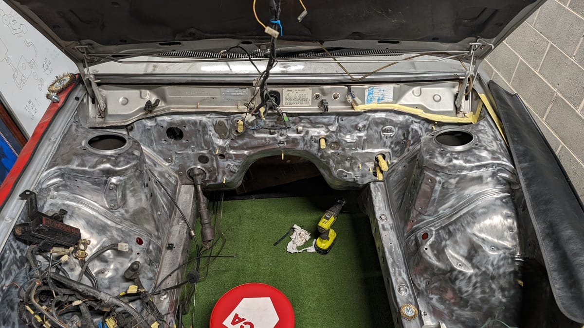 Carby FE removed, bay stripped